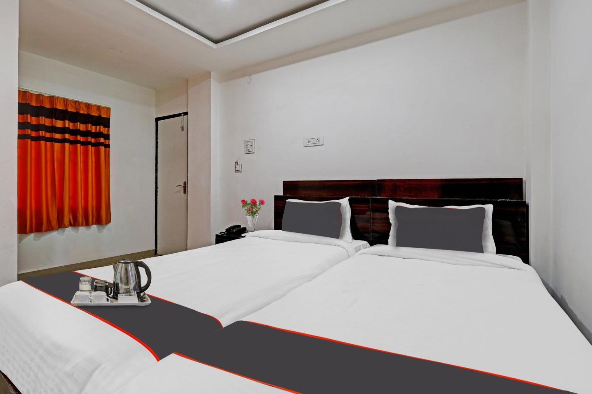 Hotel O Lakhi Guest House Гувахати Экстерьер фото