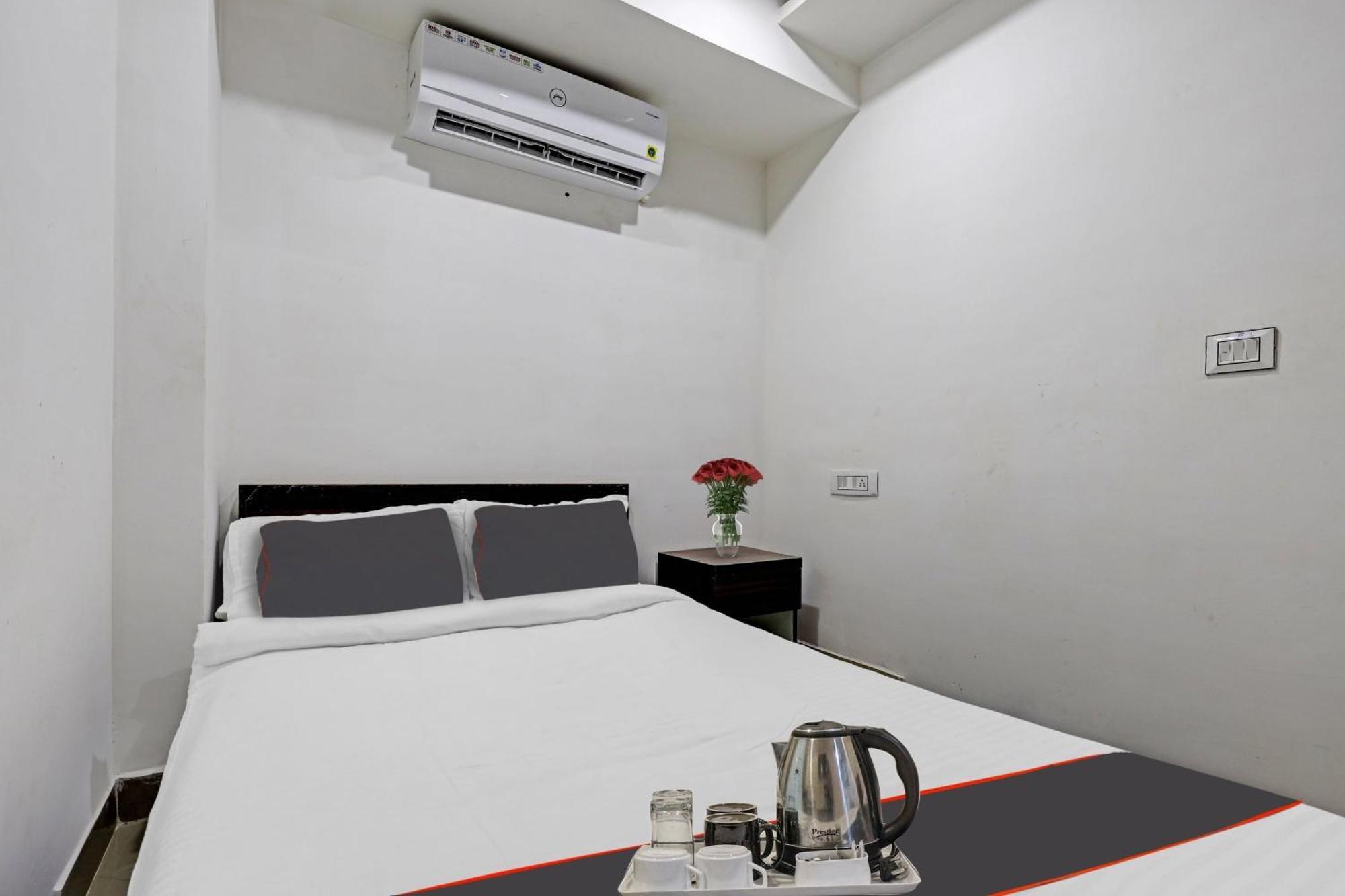 Hotel O Lakhi Guest House Гувахати Экстерьер фото