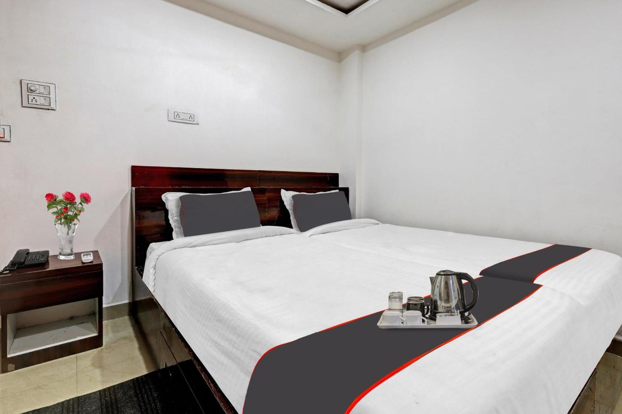 Hotel O Lakhi Guest House Гувахати Экстерьер фото