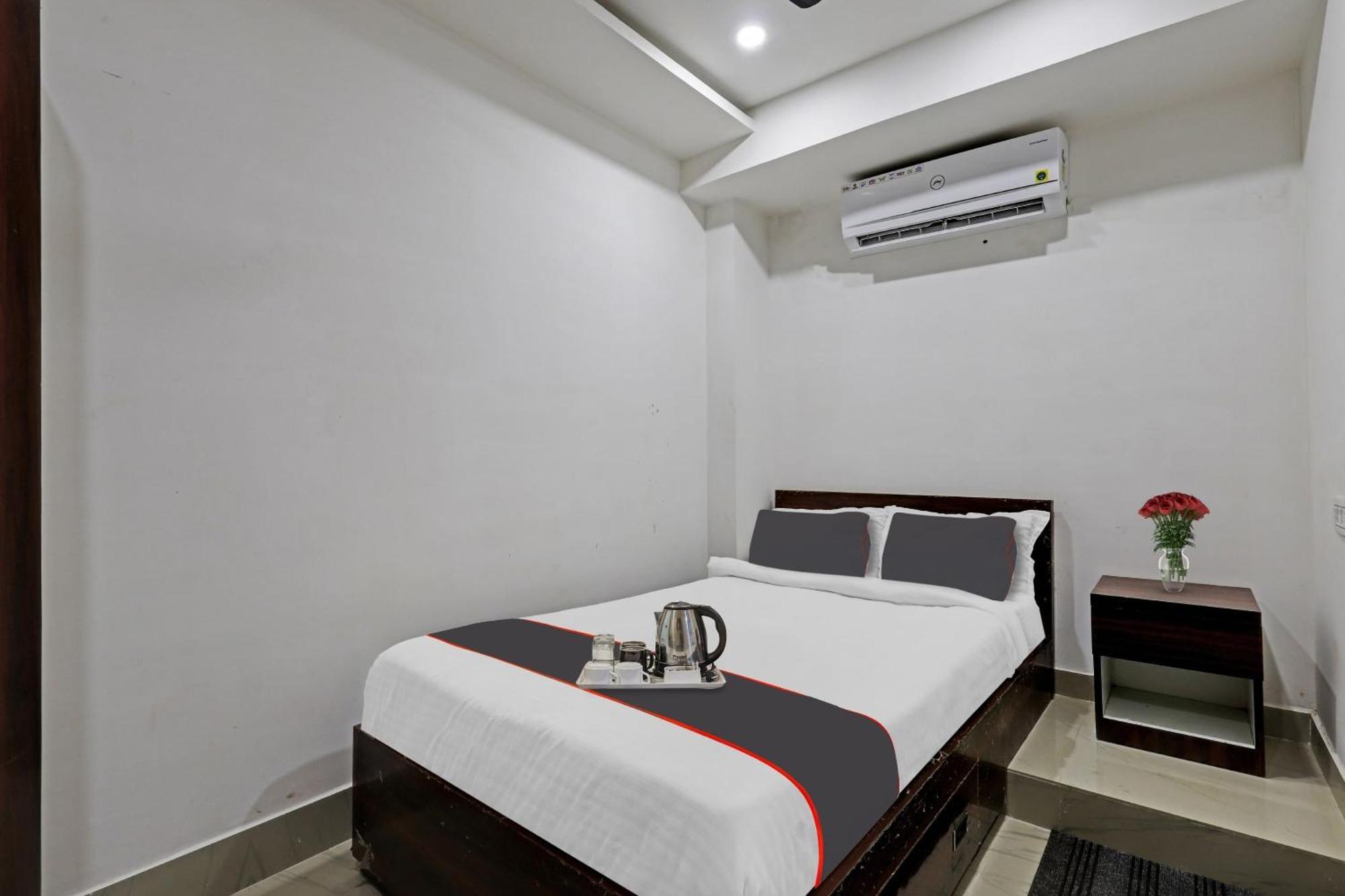Hotel O Lakhi Guest House Гувахати Экстерьер фото