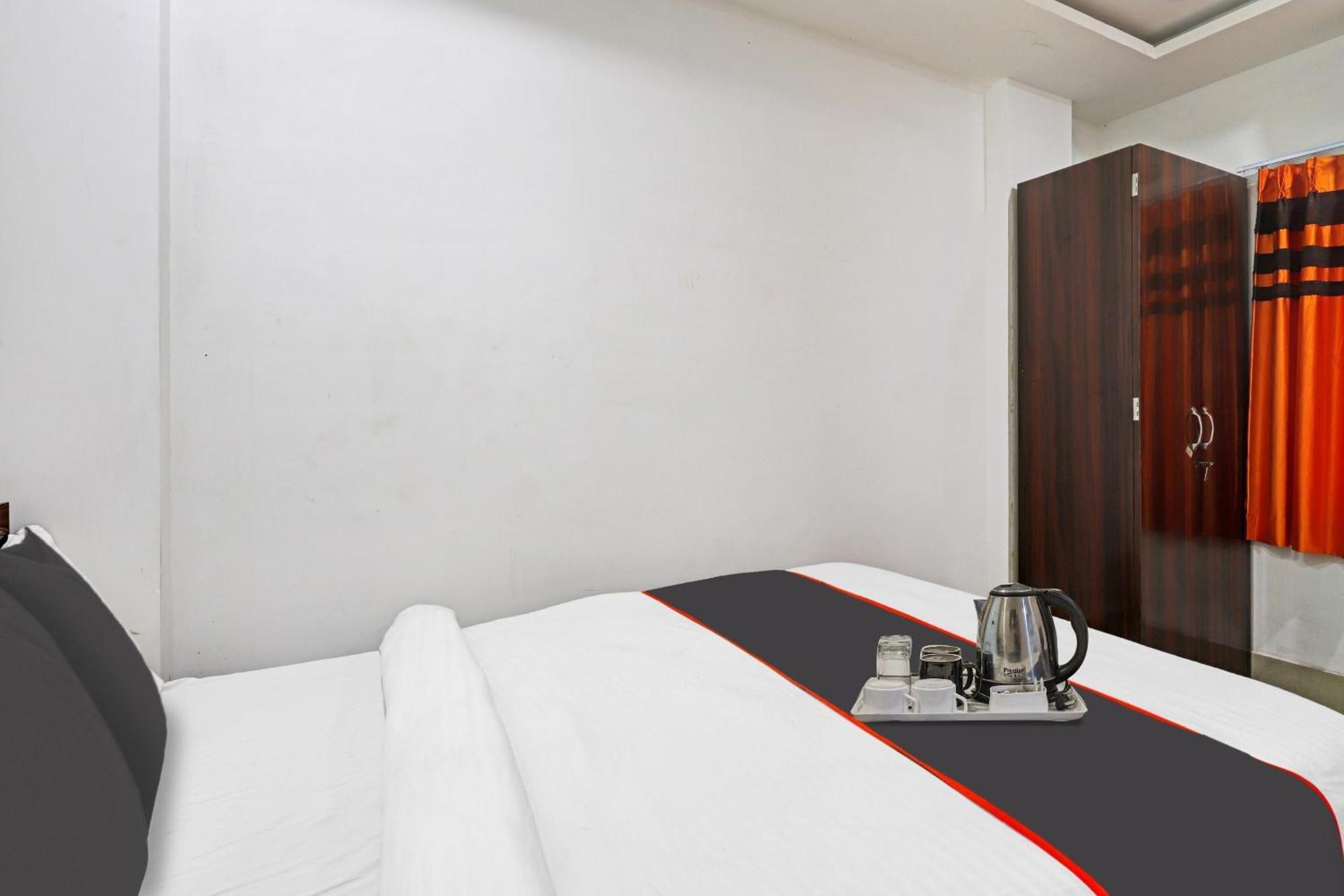 Hotel O Lakhi Guest House Гувахати Экстерьер фото